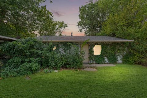 Photo of 2009 Southwood Drive, Champaign, IL 61821 (MLS # 12472781)