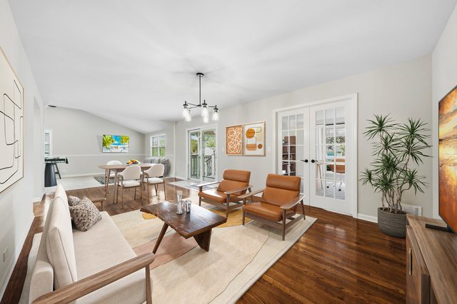 1562 White Trail