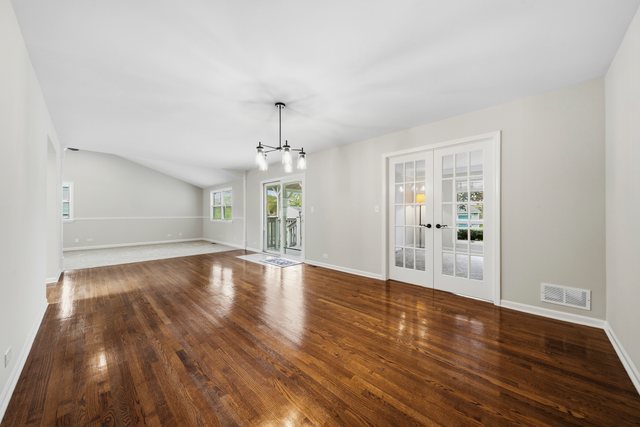 1562 White Trail