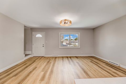 Tiny photo for 512 Englewood Avenue, Bellwood, IL 60104 (MLS # 12447936)