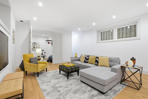 Tiny photo for 4844 N Hermitage Avenue, Chicago, IL 60640 (MLS # 12570261)