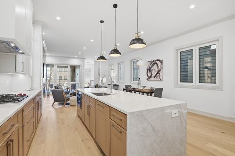 Tiny photo for 4844 N Hermitage Avenue, Chicago, IL 60640 (MLS # 12570261)