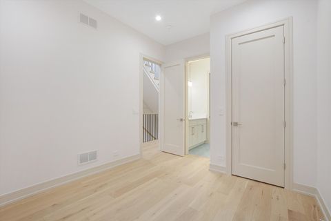 Tiny photo for 4844 N Hermitage Avenue, Chicago, IL 60640 (MLS # 12570261)