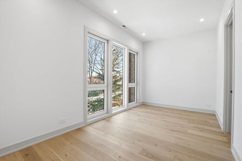 Tiny photo for 4844 N Hermitage Avenue, Chicago, IL 60640 (MLS # 12570261)