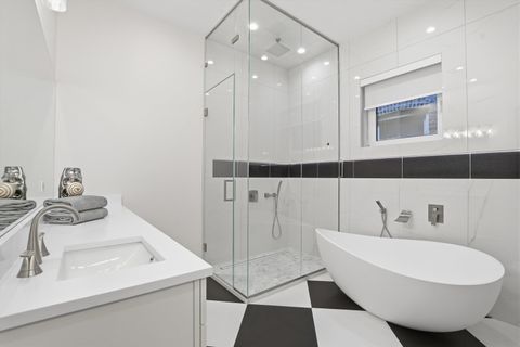 Tiny photo for 4844 N Hermitage Avenue, Chicago, IL 60640 (MLS # 12570261)