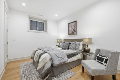 Tiny photo for 4844 N Hermitage Avenue, Chicago, IL 60640 (MLS # 12570261)