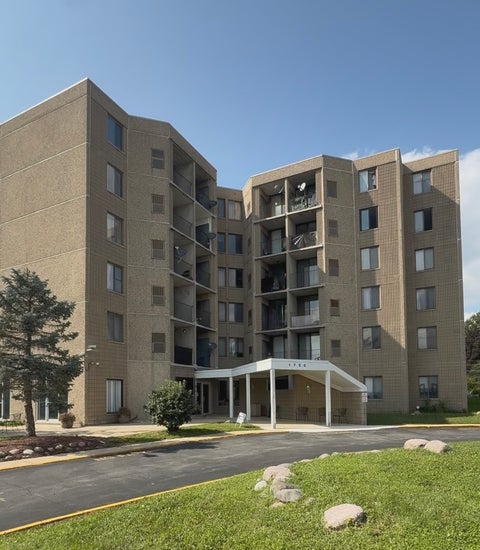 Photo of 1750 N Marywood Avenue #314, Aurora, IL 60505 (MLS # 12772151)