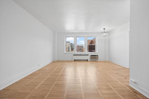 Tiny photo for 1585 Ridge Avenue #705, Evanston, IL 60201 (MLS # 12609154)