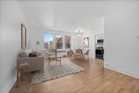 Tiny photo for 1585 Ridge Avenue #705, Evanston, IL 60201 (MLS # 12609154)