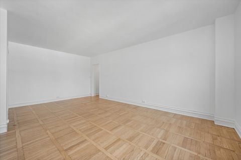 Tiny photo for 1585 Ridge Avenue #705, Evanston, IL 60201 (MLS # 12609154)