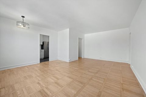 Tiny photo for 1585 Ridge Avenue #705, Evanston, IL 60201 (MLS # 12609154)