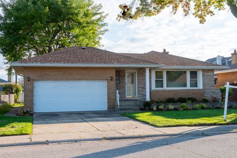 8537 W Sunnyside Avenue Chicago IL 60656