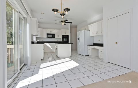 Tiny photo for 2407 Wentworth Lane, Aurora, IL 60502 (MLS # 12478788)