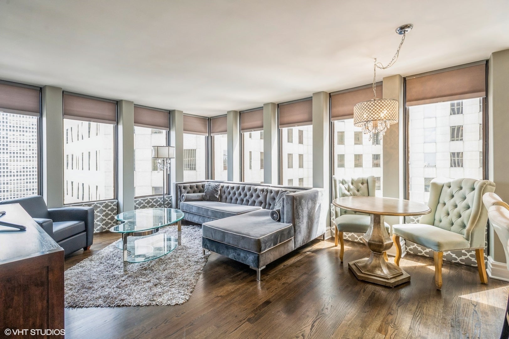100 E WALTON Street 20B
