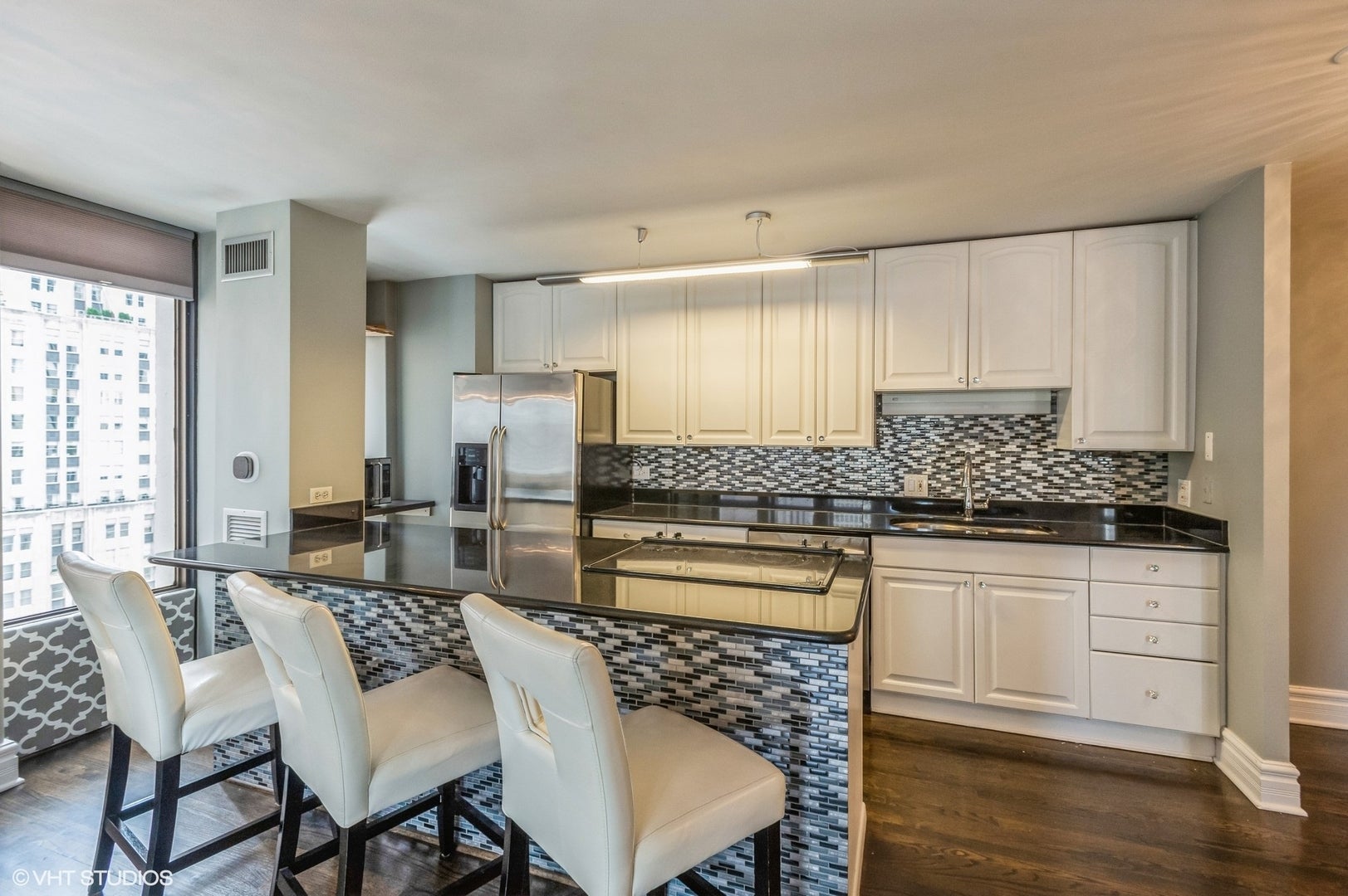100 E WALTON Street 20B