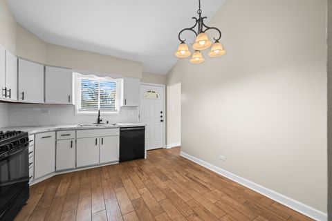 Tiny photo for 1917 E Pawnee Lane, Mount Prospect, IL 60056 (MLS # 12589020)