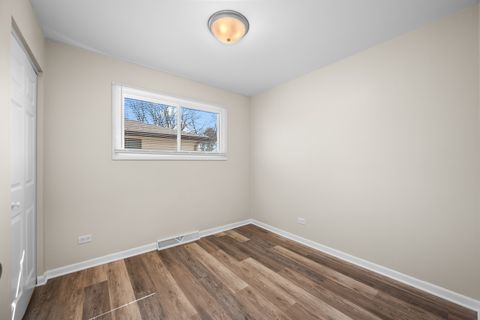 Tiny photo for 1917 E Pawnee Lane, Mount Prospect, IL 60056 (MLS # 12589020)