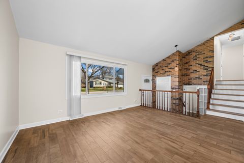 Tiny photo for 1917 E Pawnee Lane, Mount Prospect, IL 60056 (MLS # 12589020)