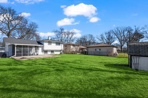 Tiny photo for 1917 E Pawnee Lane, Mount Prospect, IL 60056 (MLS # 12589020)