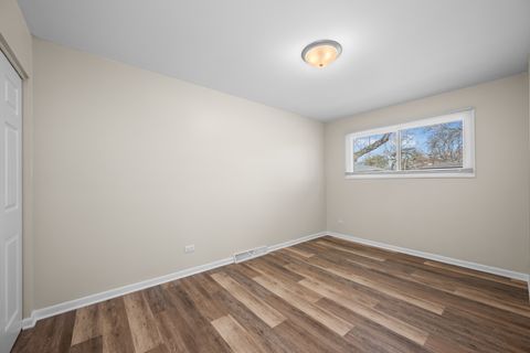 Tiny photo for 1917 E Pawnee Lane, Mount Prospect, IL 60056 (MLS # 12589020)