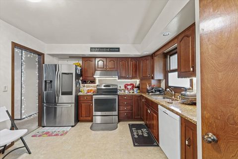 Tiny photo for 506 E Scovill Street, Urbana, IL 61801 (MLS # 12585203)