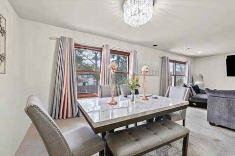 Tiny photo for 506 E Scovill Street, Urbana, IL 61801 (MLS # 12585203)