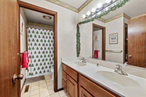 Tiny photo for 506 E Scovill Street, Urbana, IL 61801 (MLS # 12585203)