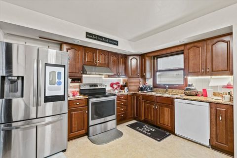 Tiny photo for 506 E Scovill Street, Urbana, IL 61801 (MLS # 12585203)