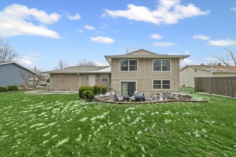 Tiny photo for 506 E Scovill Street, Urbana, IL 61801 (MLS # 12585203)