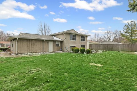 Tiny photo for 506 E Scovill Street, Urbana, IL 61801 (MLS # 12585203)