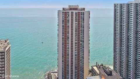 Tiny photo for 940 W Glenlake AVE #42A, Chicago, IL 60660 (MLS # 12766179)