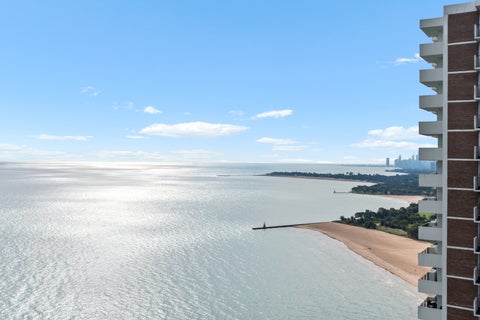 Tiny photo for 940 W Glenlake AVE #42A, Chicago, IL 60660 (MLS # 12766179)
