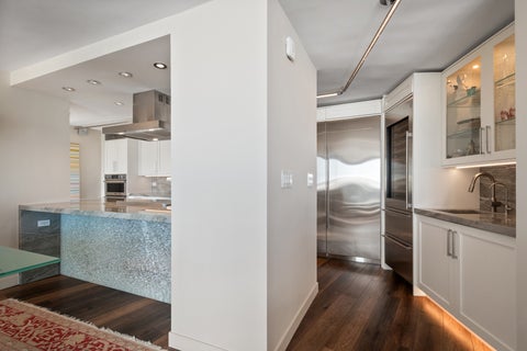 Tiny photo for 940 W Glenlake AVE #42A, Chicago, IL 60660 (MLS # 12766179)