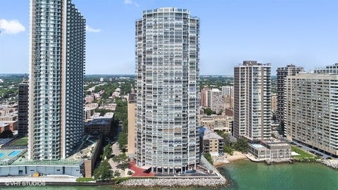 Tiny photo for 940 W Glenlake AVE #42A, Chicago, IL 60660 (MLS # 12766179)