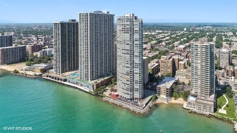 Tiny photo for 940 W Glenlake AVE #42A, Chicago, IL 60660 (MLS # 12766179)