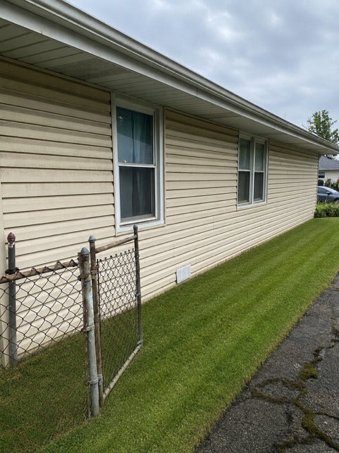 Tiny photo for 26 W 141st Street, Dixmoor, IL 60426 (MLS # 12733113)