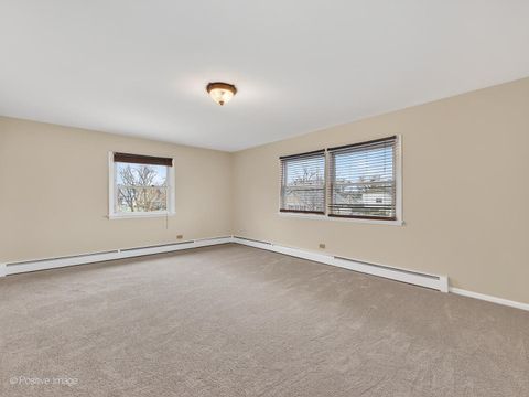 Tiny photo for 43 S Craig Place, Lombard, IL 60148 (MLS # 12542648)