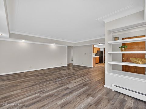 Tiny photo for 43 S Craig Place, Lombard, IL 60148 (MLS # 12542648)