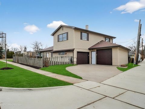 Tiny photo for 43 S Craig Place, Lombard, IL 60148 (MLS # 12542648)