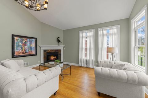 Tiny photo for 117 N Park Boulevard, Glen Ellyn, IL 60137 (MLS # 12679586)