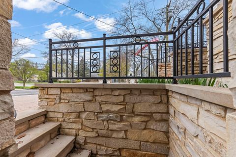 Tiny photo for 117 N Park Boulevard, Glen Ellyn, IL 60137 (MLS # 12679586)