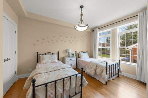 Tiny photo for 117 N Park Boulevard, Glen Ellyn, IL 60137 (MLS # 12679586)