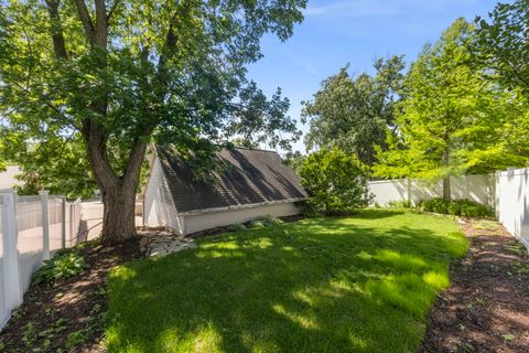 Tiny photo for 117 N Park Boulevard, Glen Ellyn, IL 60137 (MLS # 12679586)