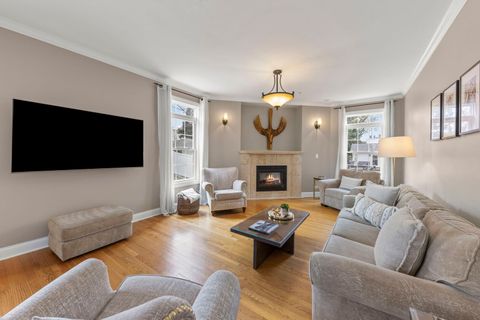 Tiny photo for 117 N Park Boulevard, Glen Ellyn, IL 60137 (MLS # 12679586)