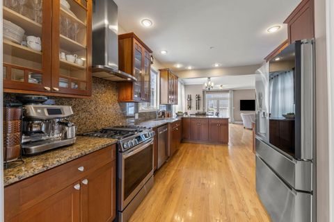 Tiny photo for 117 N Park Boulevard, Glen Ellyn, IL 60137 (MLS # 12679586)