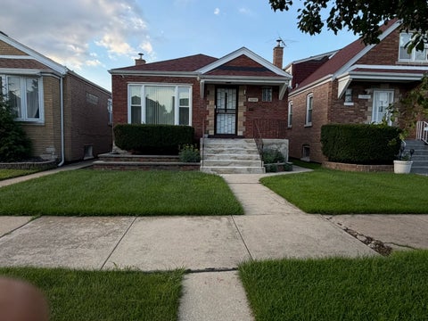 Photo of 3650 W 68th Street, Chicago, IL 60629 (MLS # 12747311)