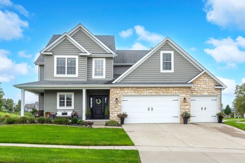 Photo of 32 Blackstone Way, LeClaire, IA 52753 (MLS # 12770188)