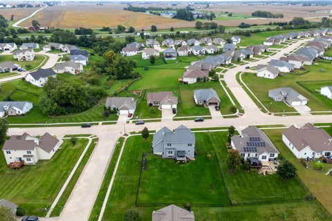 Tiny photo for 32 Blackstone Way, LeClaire, IA 52753 (MLS # 12770188)