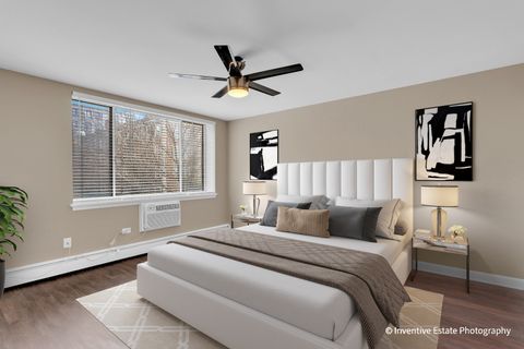 Tiny photo for 201 S Maple Avenue #111, Oak Park, IL 60302 (MLS # 12614986)