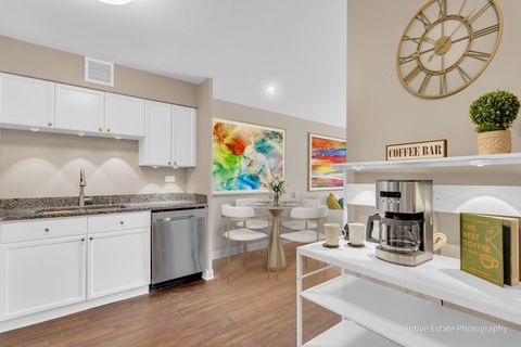 Tiny photo for 201 S Maple Avenue #111, Oak Park, IL 60302 (MLS # 12614986)